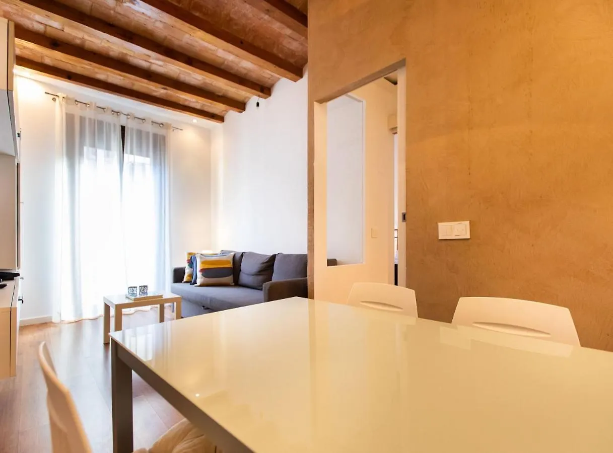 Tapioles - Lovely Apartment Tapioles Barcelona