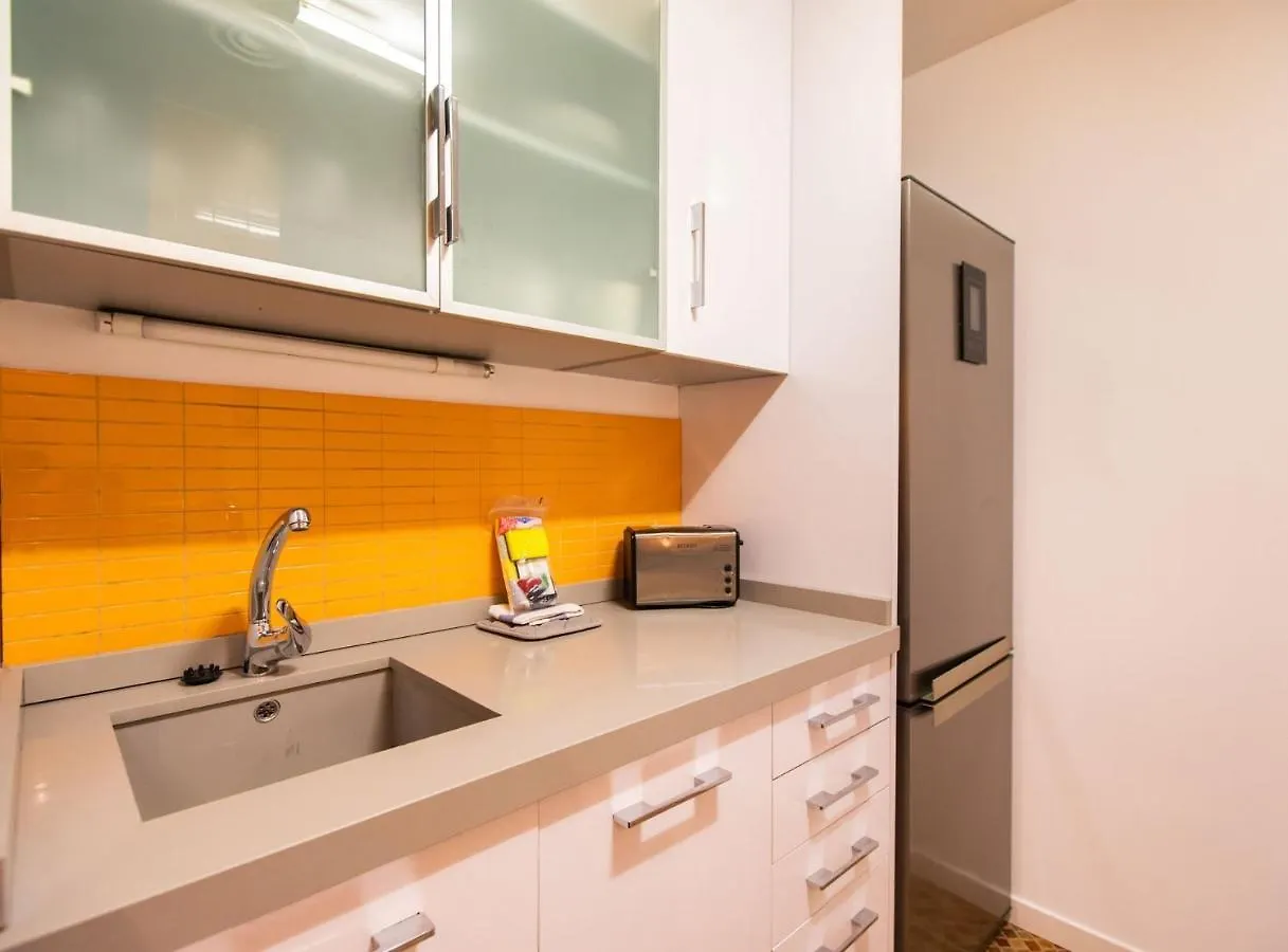 Tapioles - Lovely Apartment Tapioles Barcelona
